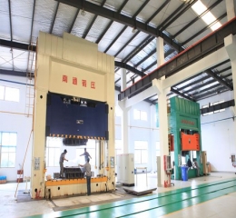 求購(gòu)y32一2000噸油壓機(jī)